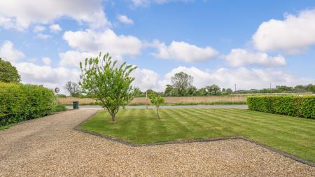 6 bedroom Detached house for sale in Low Road, Friskney, PE22