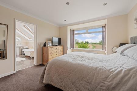 6 bedroom Detached house for sale in Low Road, Friskney, PE22