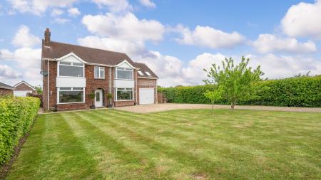 6 bedroom Detached house for sale in Low Road, Friskney, PE22