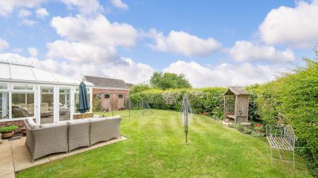 6 bedroom Detached house for sale in Low Road, Friskney, PE22