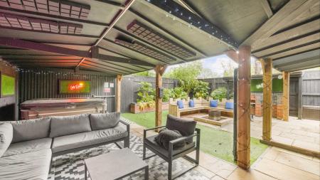 4 bedroom Detached bungalow for sale in Summer Gates Lane, Bratoft, Skegness, PE24