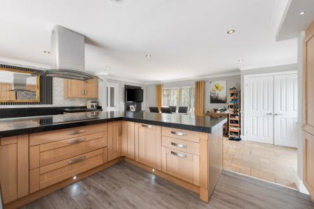 4 bedroom Detached bungalow for sale in Summer Gates Lane, Bratoft, Skegness, PE24