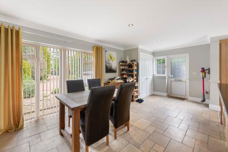 4 bedroom Detached bungalow for sale in Summer Gates Lane, Bratoft, Skegness, PE24