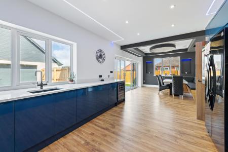 4 bedroom Detached bungalow for sale in Spilsby Road, Wainfleet, PE24