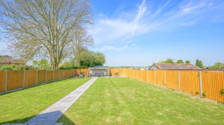 4 bedroom Detached bungalow for sale in Spilsby Road, Wainfleet, PE24