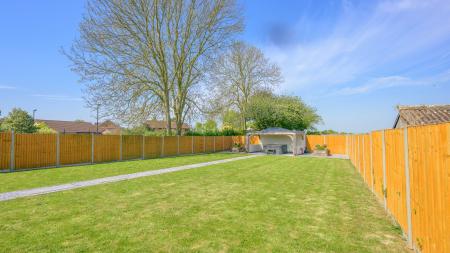 4 bedroom Detached bungalow for sale in Spilsby Road, Wainfleet, PE24