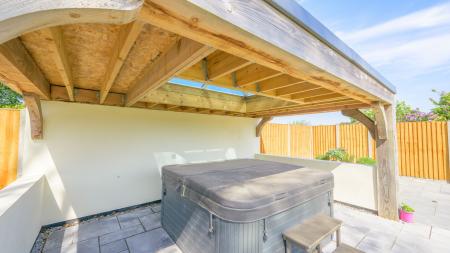 4 bedroom Detached bungalow for sale in Spilsby Road, Wainfleet, PE24