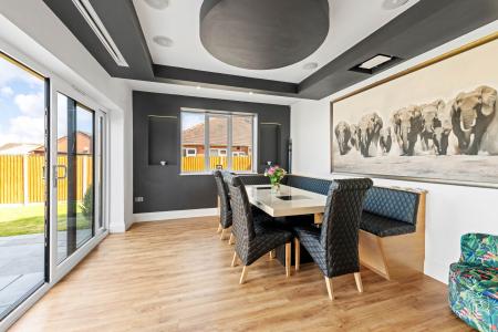 4 bedroom Detached bungalow for sale in Spilsby Road, Wainfleet, PE24