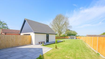 4 bedroom Detached bungalow for sale in Spilsby Road, Wainfleet, PE24