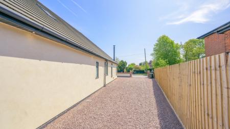 4 bedroom Detached bungalow for sale in Spilsby Road, Wainfleet, PE24