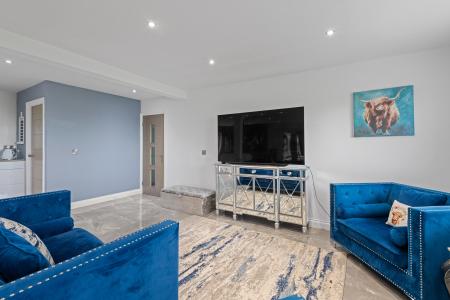 7 bedroom Detached house for sale in Field Lane, Friskney, PE22