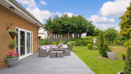 7 bedroom Detached house for sale in Field Lane, Friskney, PE22