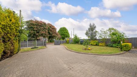 7 bedroom Detached house for sale in Field Lane, Friskney, PE22