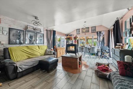 1 bedroom Detached bungalow for sale in South End, Hogsthorpe, PE24