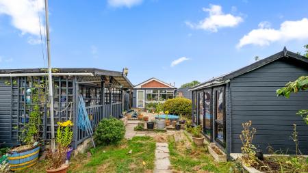 1 bedroom Detached bungalow for sale in South End, Hogsthorpe, PE24