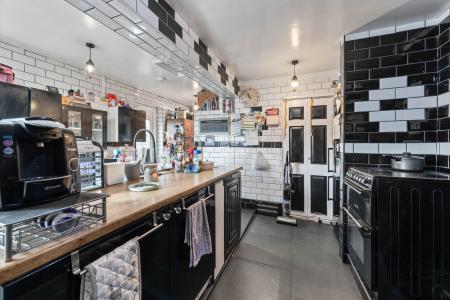 1 bedroom Detached bungalow for sale in South End, Hogsthorpe, PE24