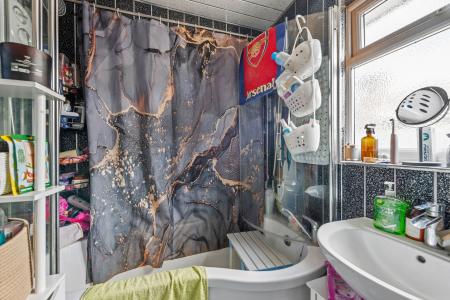 1 bedroom Detached bungalow for sale in South End, Hogsthorpe, PE24