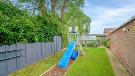 4 bedroom Detached house for sale in Station Road, Burgh Le Marsh, PE24