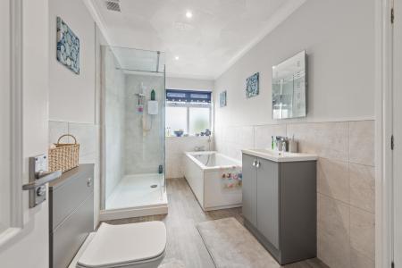 4 bedroom Detached house for sale in Station Road, Burgh Le Marsh, PE24