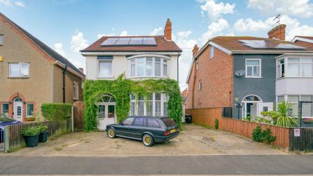 Glentworth Crescent, Skegness, PE25