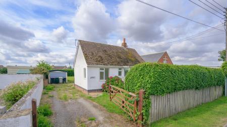 2 bedroom Bungalow for sale in Sea Lane, Ingoldmells, PE25