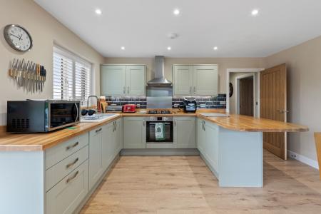 3 bedroom Detached bungalow for sale in Church Road, Friskney, PE22