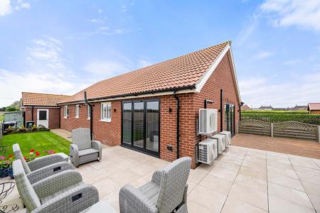 3 bedroom Detached bungalow for sale in Church Road, Friskney, PE22