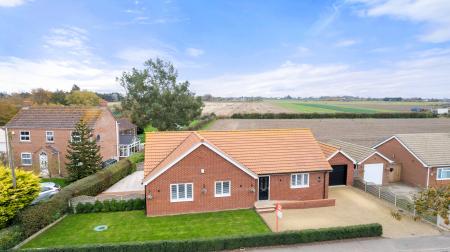 3 bedroom Detached bungalow for sale in Church Road, Friskney, PE22
