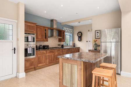 4 bedroom Semi-detached house for sale in Drummond Road, Skegness, PE25