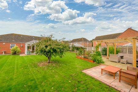 4 bedroom Detached bungalow for sale in Hawthorn Way, Ingoldmells, PE25