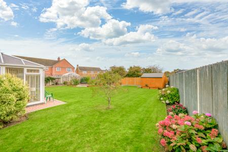 4 bedroom Detached bungalow for sale in Hawthorn Way, Ingoldmells, PE25