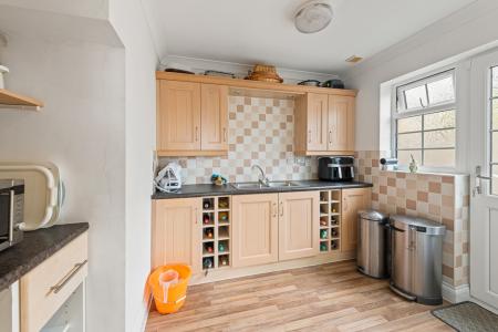 4 bedroom Detached bungalow for sale in Hawthorn Way, Ingoldmells, PE25