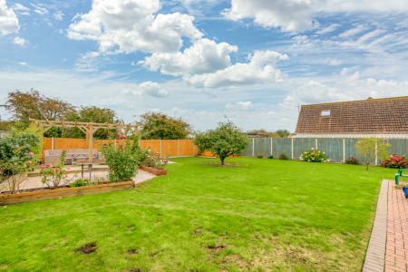 4 bedroom Detached bungalow for sale in Hawthorn Way, Ingoldmells, PE25