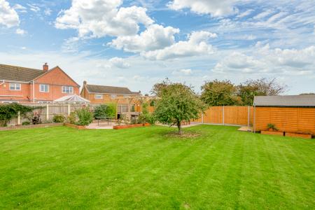 4 bedroom Detached bungalow for sale in Hawthorn Way, Ingoldmells, PE25