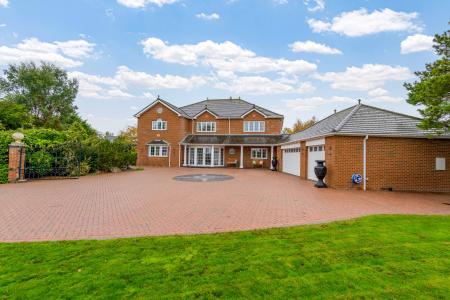 4 bedroom Detached house for sale in Beacon Way, Skegness, PE25