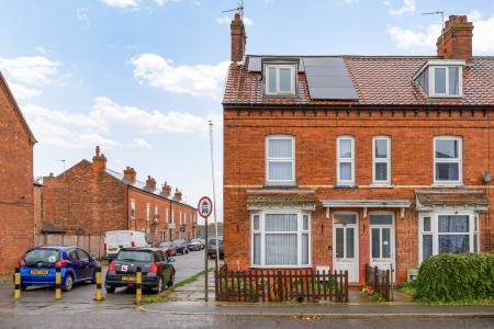 5 bedroom End of terrace house for sale in Wainfleet Road, Skegness, PE25