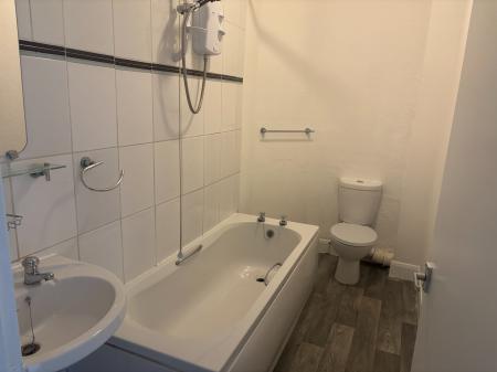 2 bedroom Flat to let in Lumley Road, Skegness, PE25