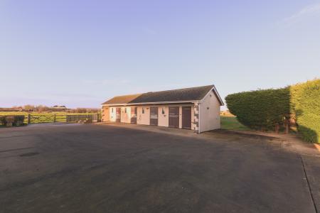 4 bedroom Detached house for sale in Ingoldmells Road, Addlethorpe, PE24