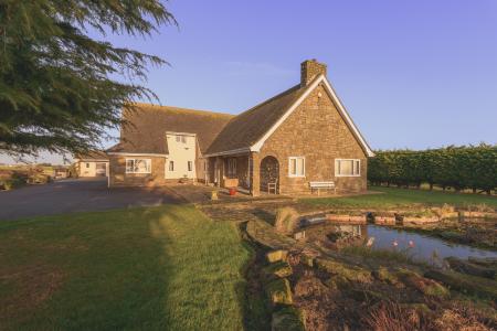 4 bedroom Detached house for sale in Ingoldmells Road, Addlethorpe, PE24