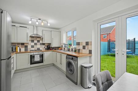 3 bedroom End of terrace house for sale in Belton Park Road, Skegness, PE25