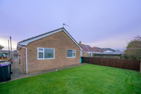 2 bedroom Bungalow for sale in Marine Avenue, Sutton on Sea, LN12