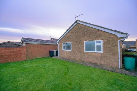 2 bedroom Bungalow for sale in Marine Avenue, Sutton on Sea, LN12