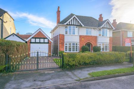 4 bedroom Detached house for sale in Sunningdale Drive, Skegness, PE25