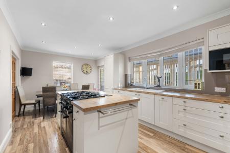 4 bedroom Detached house for sale in Sunningdale Drive, Skegness, PE25