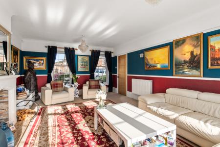 4 bedroom Detached house for sale in High Street, Burgh Le Marsh, PE24