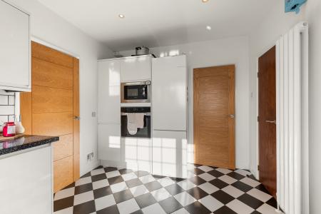 4 bedroom Detached house for sale in High Street, Burgh Le Marsh, PE24