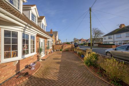 3 bedroom Detached house for sale in Hoylake Drive, Skegness, PE25