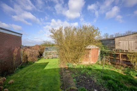 2 bedroom Semi-detached bungalow for sale in Croft Bank, Croft, PE24