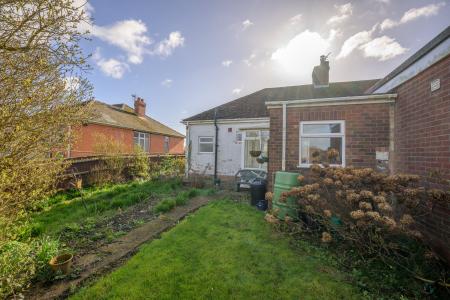 2 bedroom Semi-detached bungalow for sale in Croft Bank, Croft, PE24