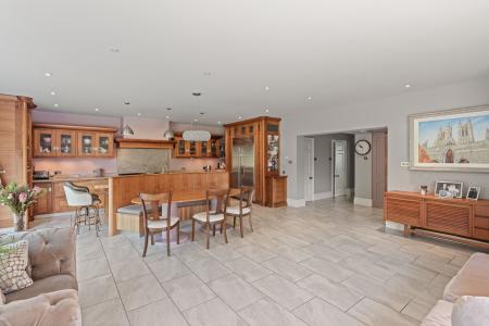 5 bedroom Detached house for sale in Sea Front Road, Skegness, PE25